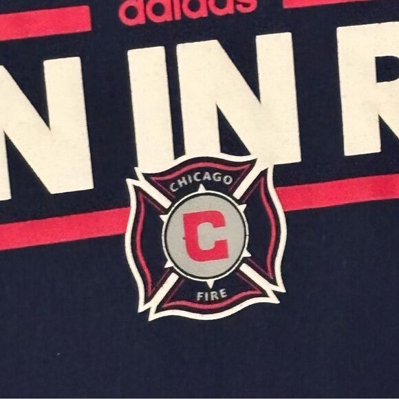 Adidas | Vintage Men in Red Navy Blue Chicago Fire T-Shirt Large - Picture 6 of 13